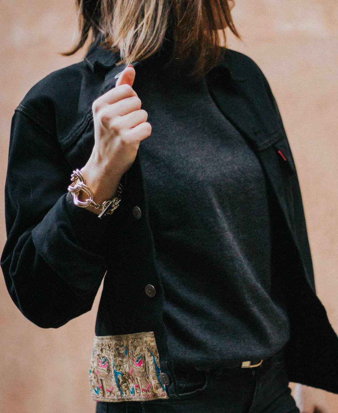 Giacca Levi's Vintage Nera con Ricami e Applicazioni Boho