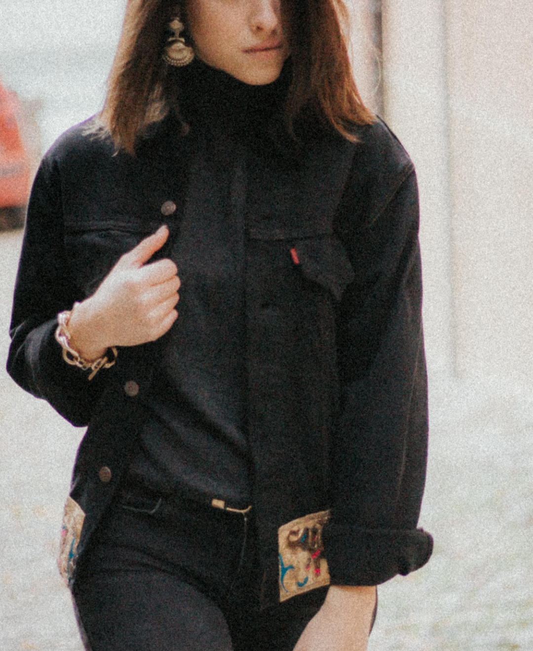 Giacca Levi's Vintage Nera con Ricami e Applicazioni Boho