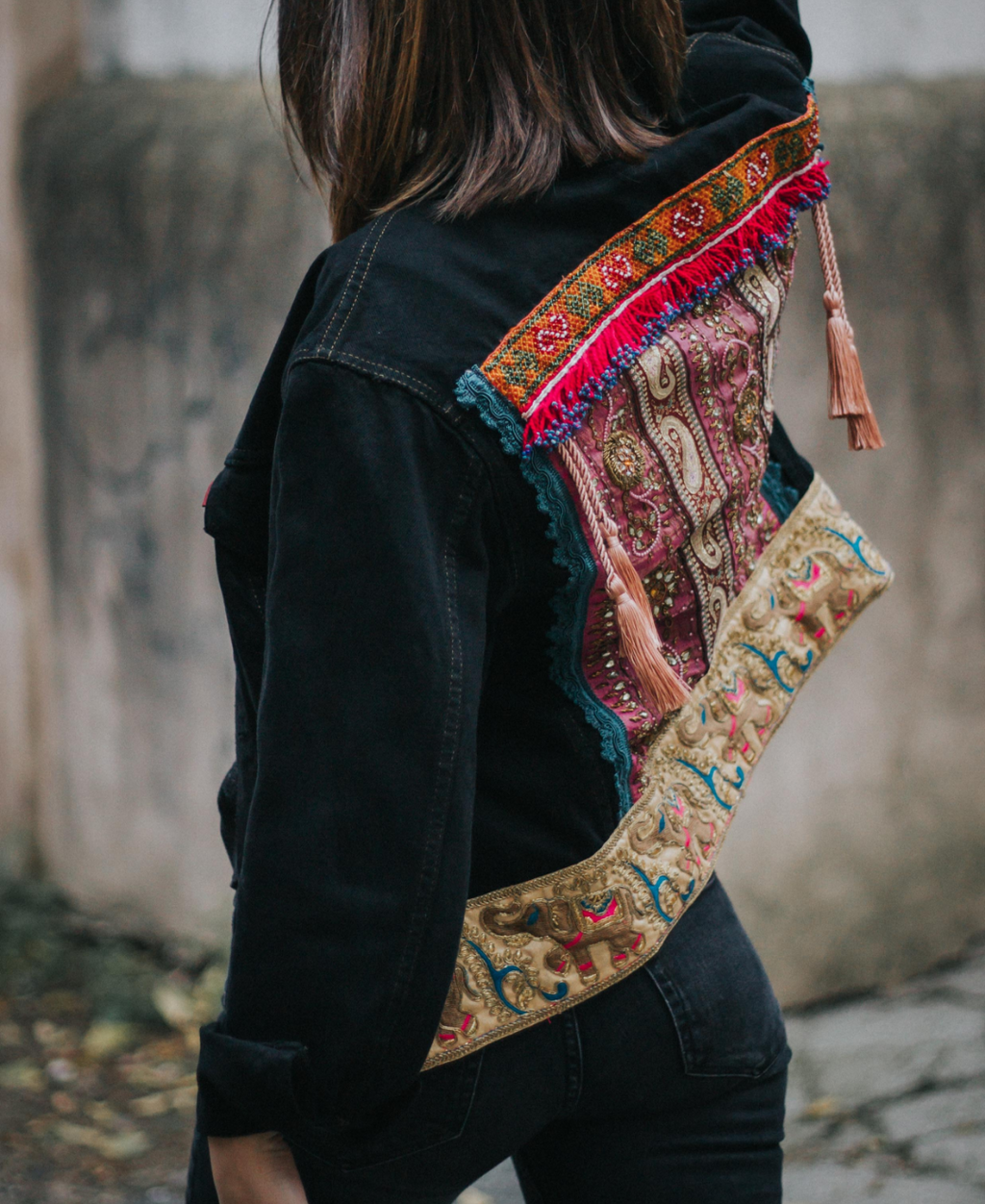 Giacca Levi's Vintage Nera con Ricami e Applicazioni Boho