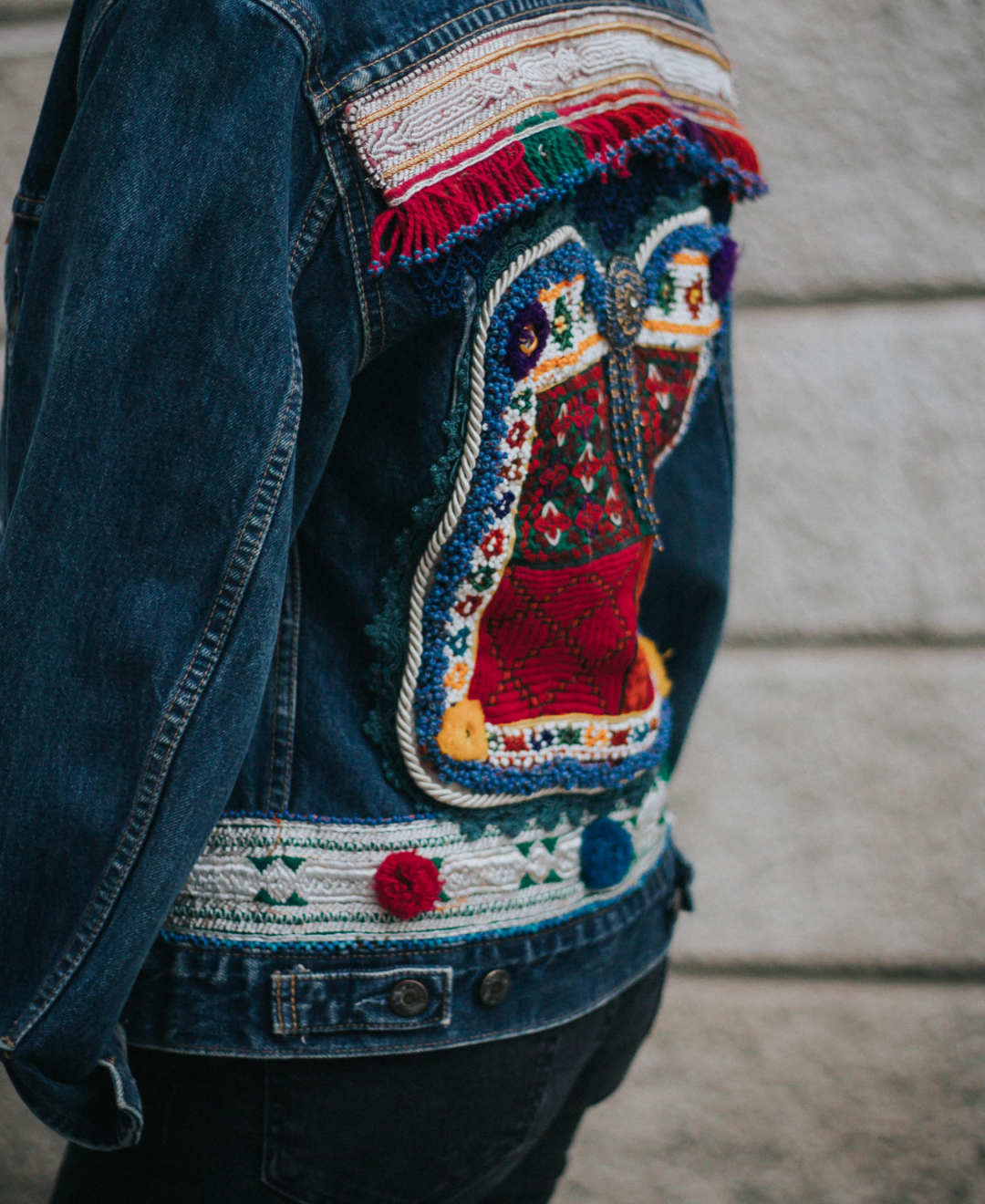 Giacca Levi's Vintage con Ricami e Ornamenti Indiani