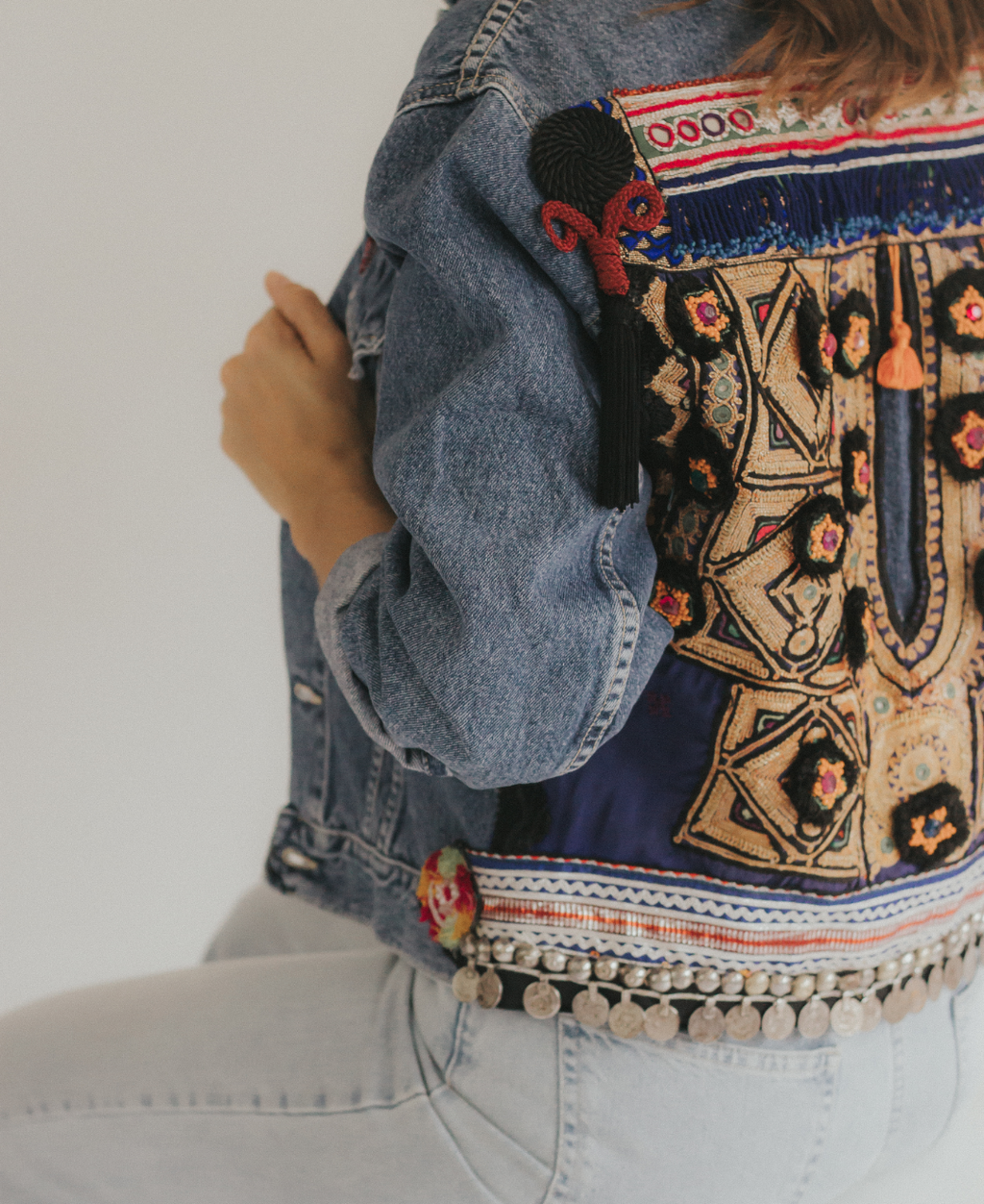 Giacca Levi’s Vintage Blu con Ricami Indiani