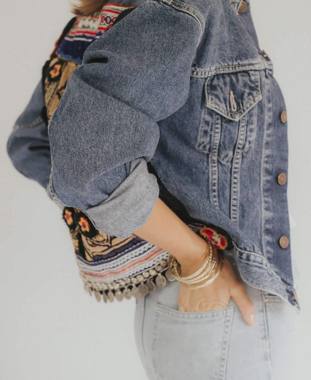 Giacca Levi’s Vintage Blu con Ricami Indiani